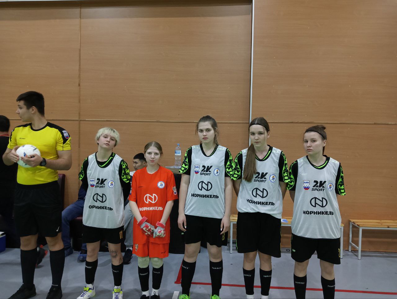 Команда девушек по футболу МОУ &amp;quot;СОШ р.п. Озинки&amp;quot; принимает участие в финальных соревнованиях.