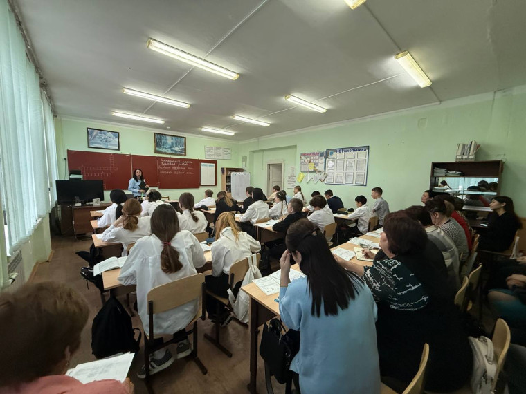 Открытый урок по русскому языку в 7 «г» классе по теме: «Производные и непроизводные предлоги»..