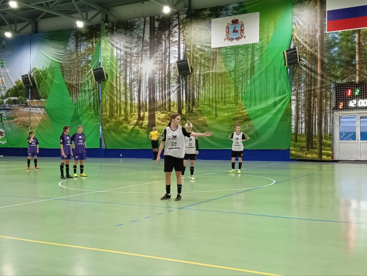 Команда девушек по футболу МОУ &quot;СОШ р.п. Озинки&quot; принимает участие в финальных соревнованиях.
